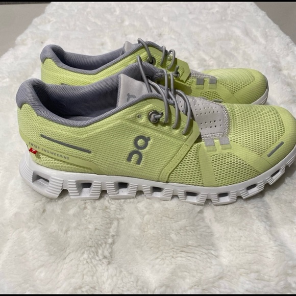 On cloud - Picture 9 of 9